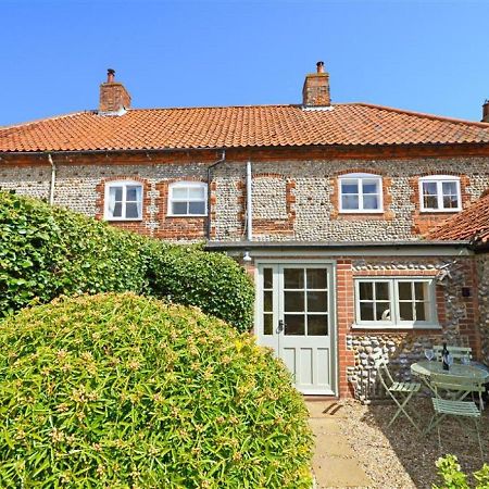 Charming Holiday Home In Blakeney With Garden Экстерьер фото